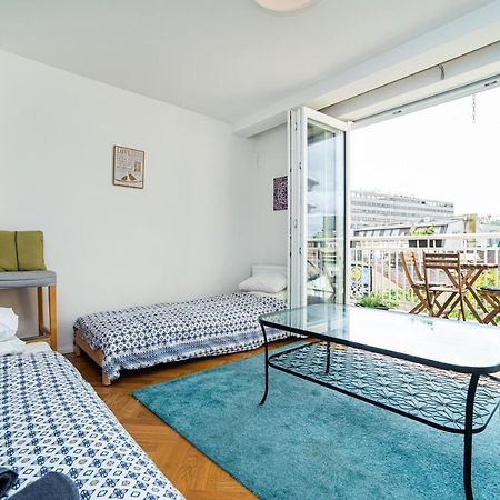 Central, Spacious, Modern 5 Bedrm Duplex W/Balcony Praha Bagian luar foto