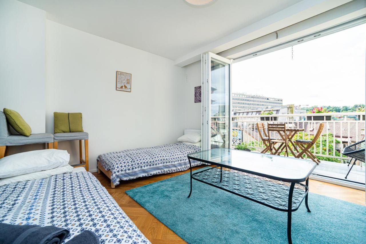 Central, Spacious, Modern 5 Bedrm Duplex W/Balcony Praha Bagian luar foto