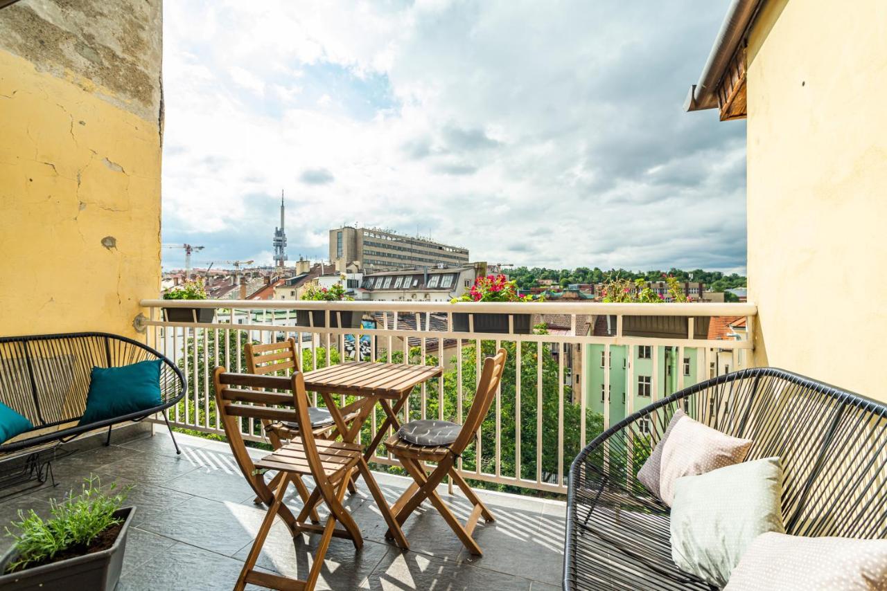 Central, Spacious, Modern 5 Bedrm Duplex W/Balcony Praha Bagian luar foto