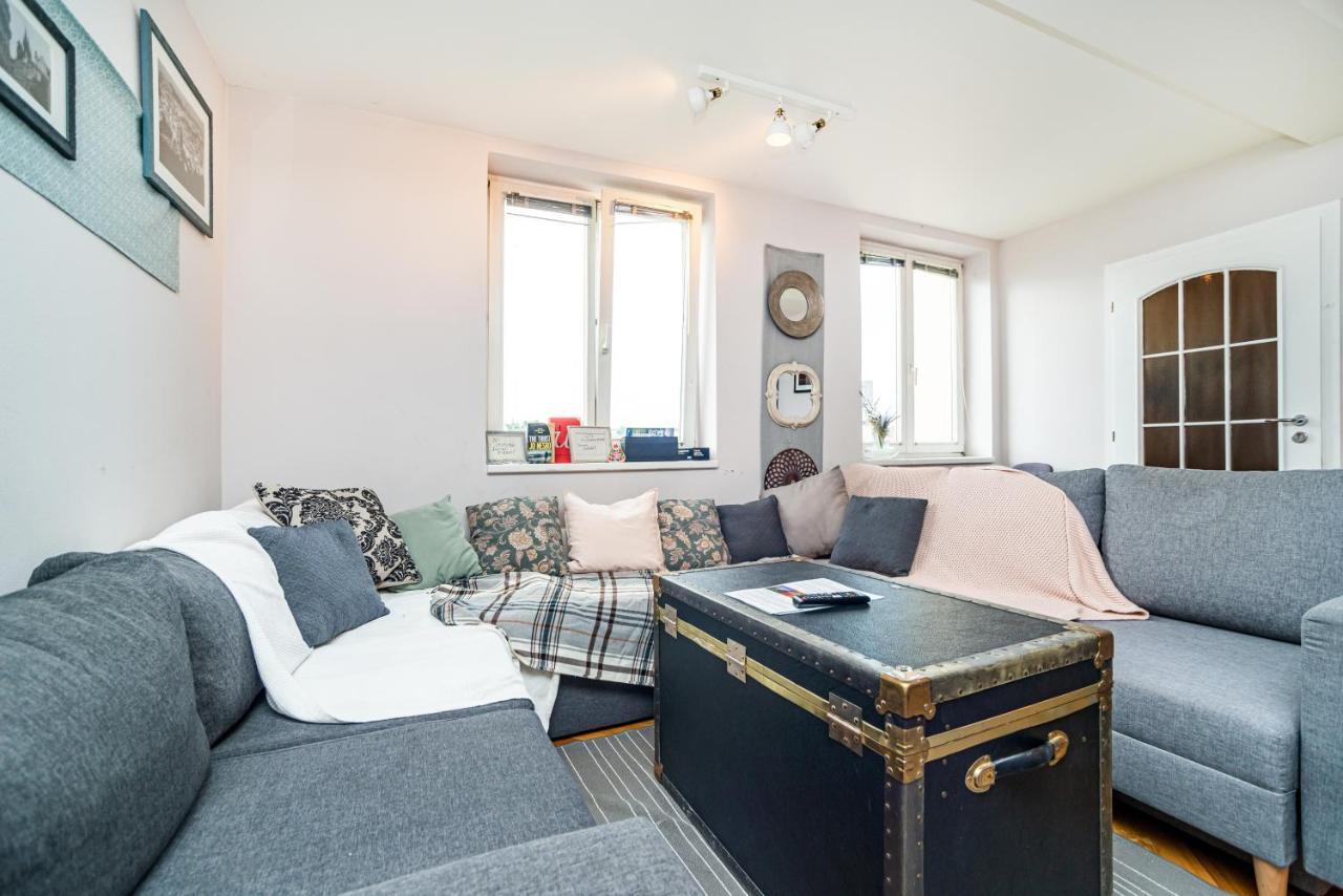 Central, Spacious, Modern 5 Bedrm Duplex W/Balcony Praha Bagian luar foto