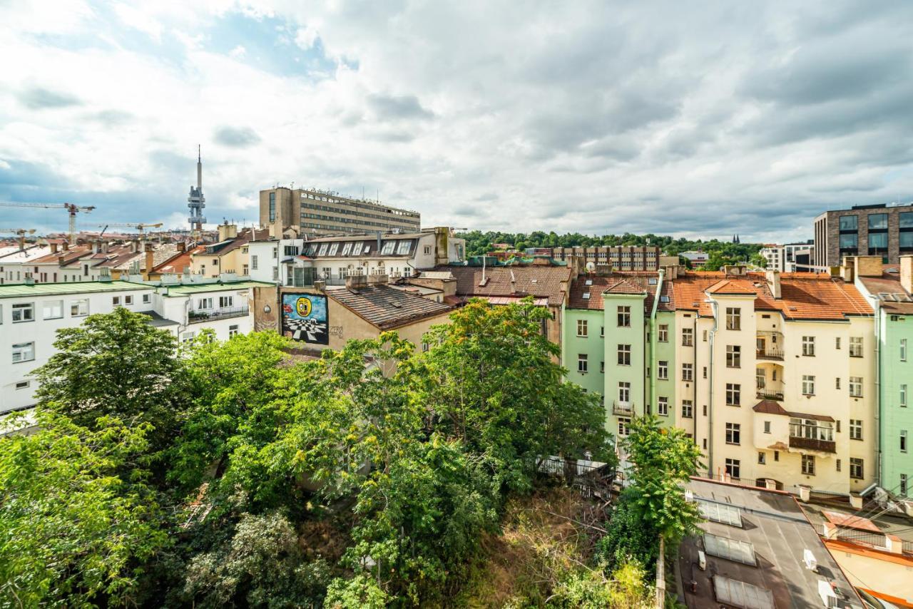 Central, Spacious, Modern 5 Bedrm Duplex W/Balcony Praha Bagian luar foto
